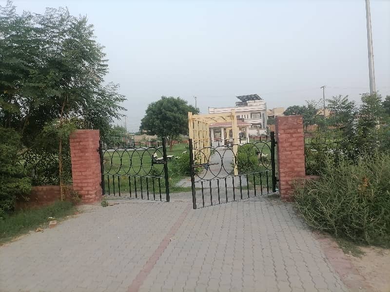 This Is Your Chance To Buy Residential Plot In FDA City - Block B4 Faisalabad 3