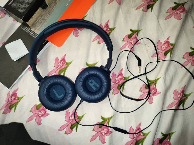 JBL by Harman Tune 500 headphones for sale  (Wired) 4