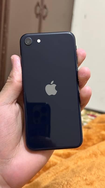 iPhone SE 2022 64GB 9