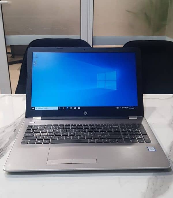 HP core i3 8GB 256GB SSD 1