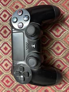 Ps4 Used Controller 10/10 Condition Availabile in cheap price!