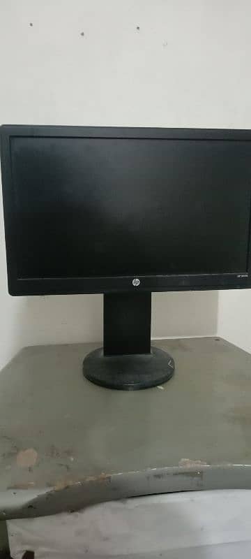 HP Computer For sale with Samsung LCD. 5