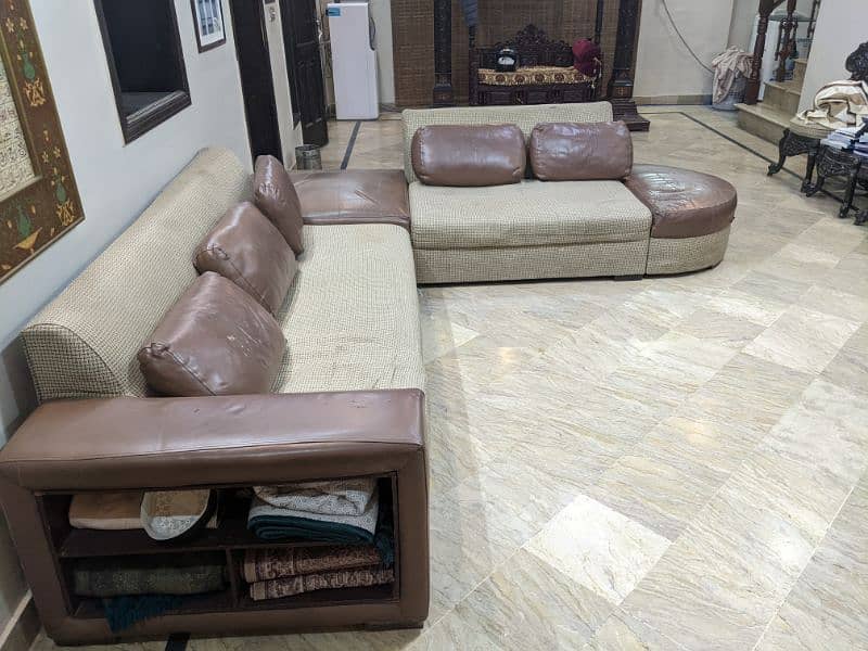 sofa L shaped 0