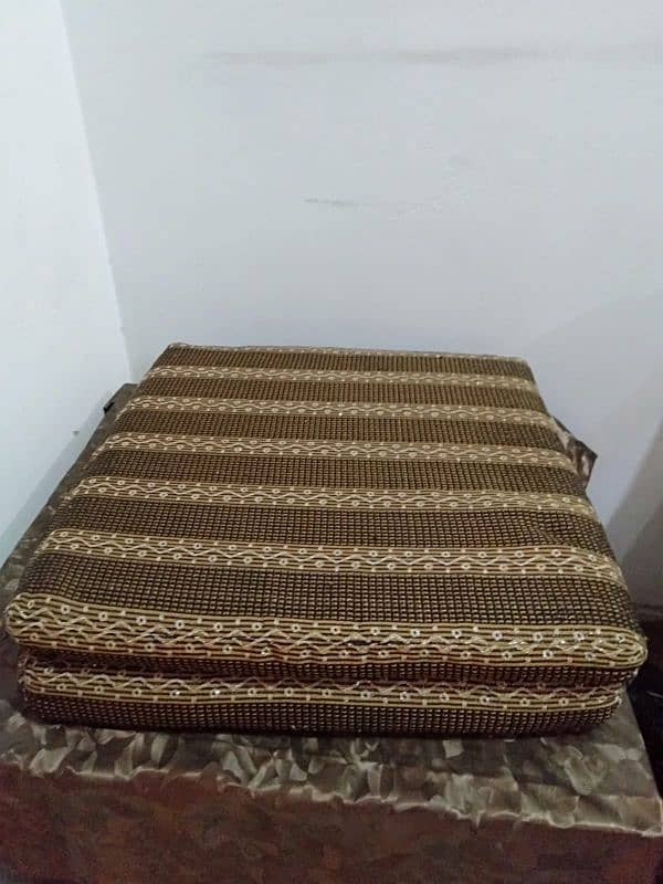 Two chair cushions for sale in Good Condition 1