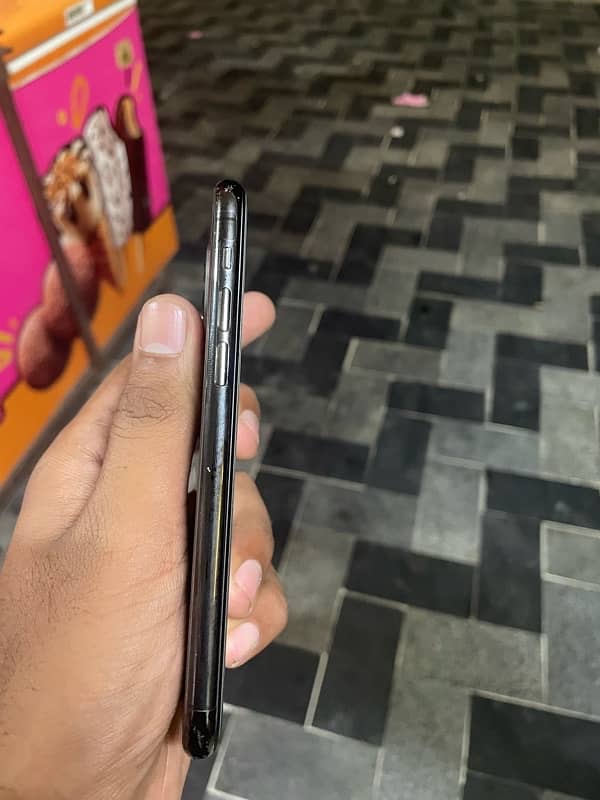 IPhone 11 Pro 2