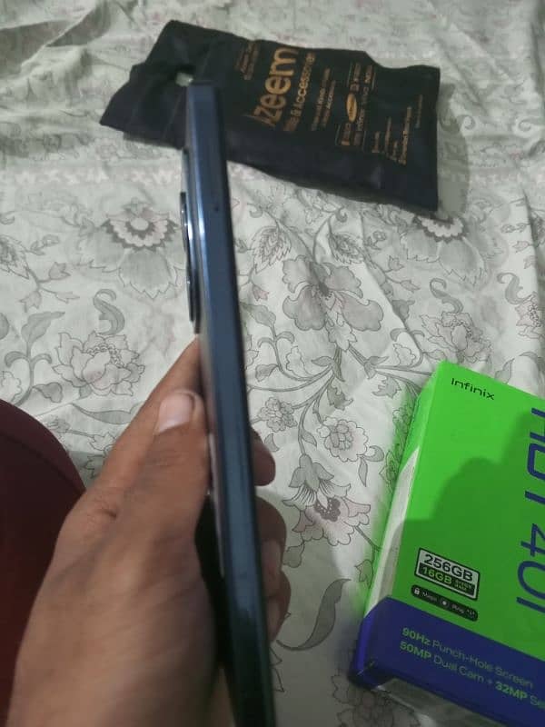 Infinix Hot 40i  For sale . . 8+8 GB ram and 256GB External Memory 3