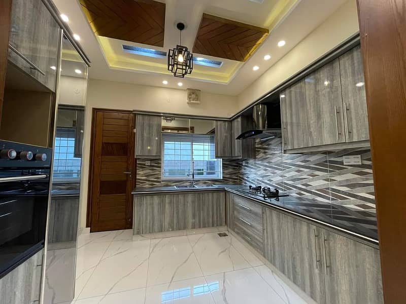 Luxurious Designer 10 Marla Brand New House For Sale In Bahria Town Lahore 5