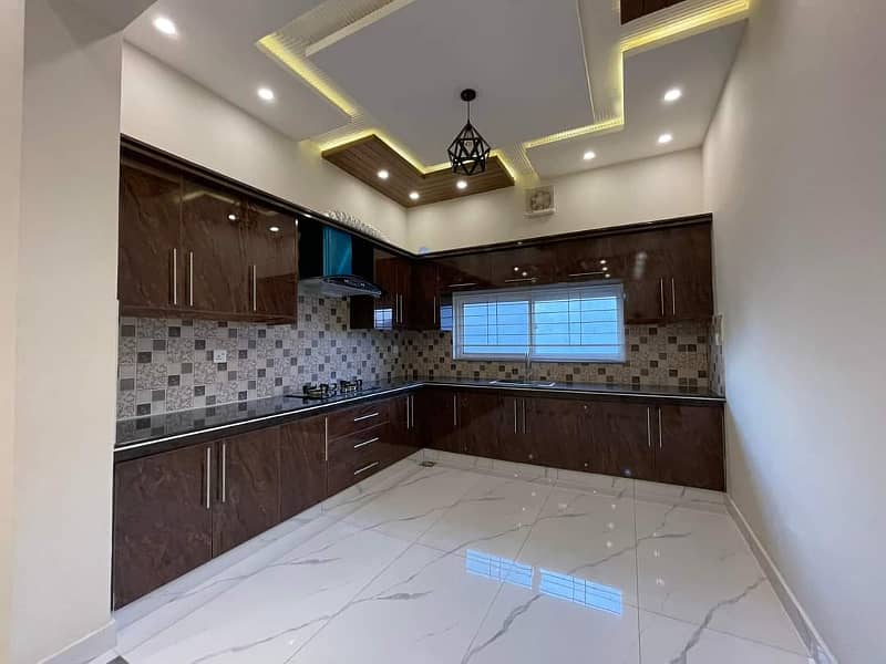 Luxurious Designer 10 Marla Brand New House For Sale In Bahria Town Lahore 19