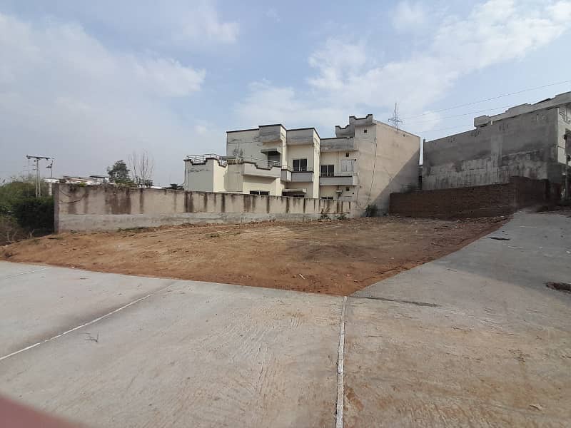 7 marla Plot for sale in new lalazar near foundation university lane 5 0