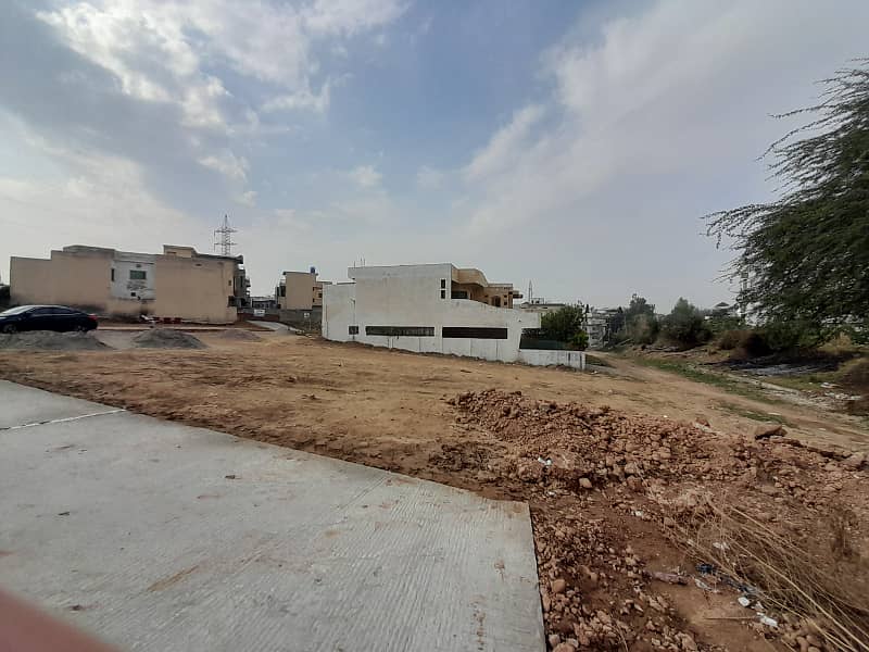 7 marla Plot for sale in new lalazar near foundation university lane 5 2