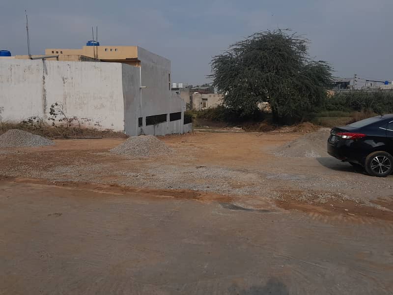 7 marla Plot for sale in new lalazar near foundation university lane 5 9