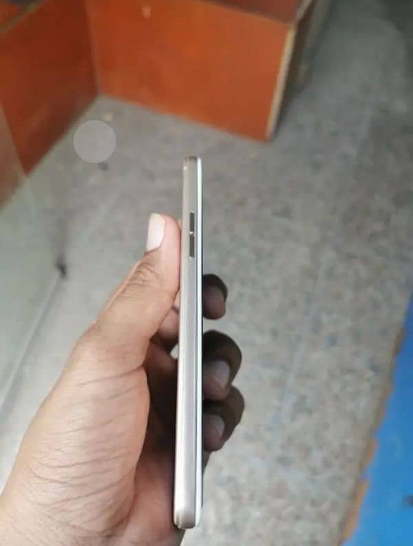 Oppo A57 4/64GB All oky 10/10 condition Contact num 03425139026 4