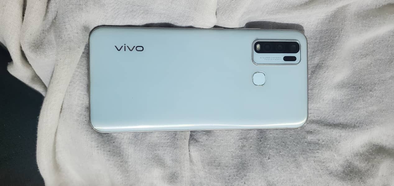 Vivo Y30 / Price will be Negotiable 1