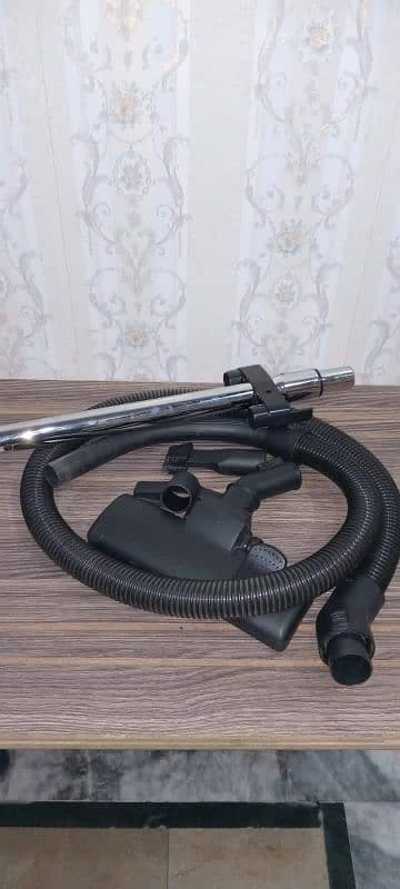 Vacuum cleaner for sell 1