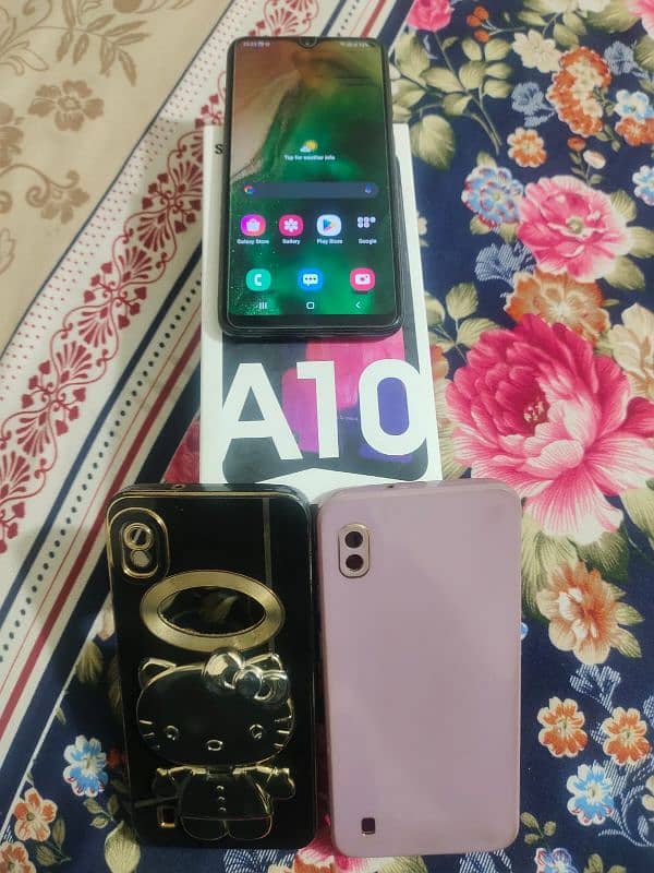 Samsung A10 with box/ charger 2