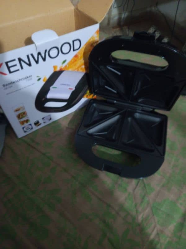 KENWOOD Sandwich Maker. . . 3