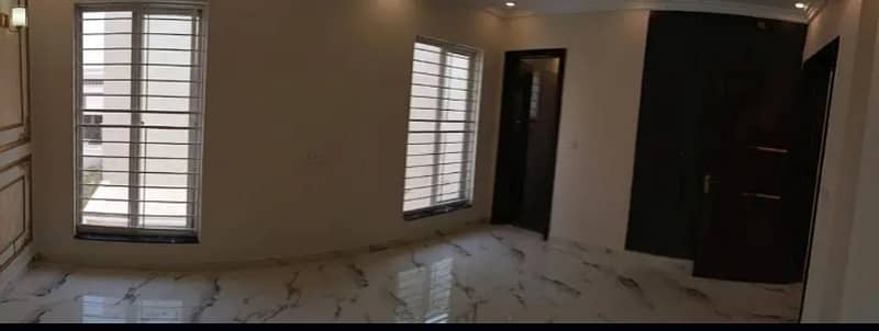 10 Marla House For Sale In Paragon City Lahore 2