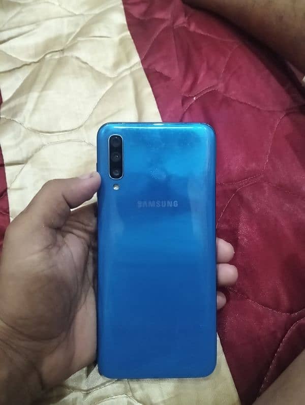 Samsung Galaxy A50 4/128 6