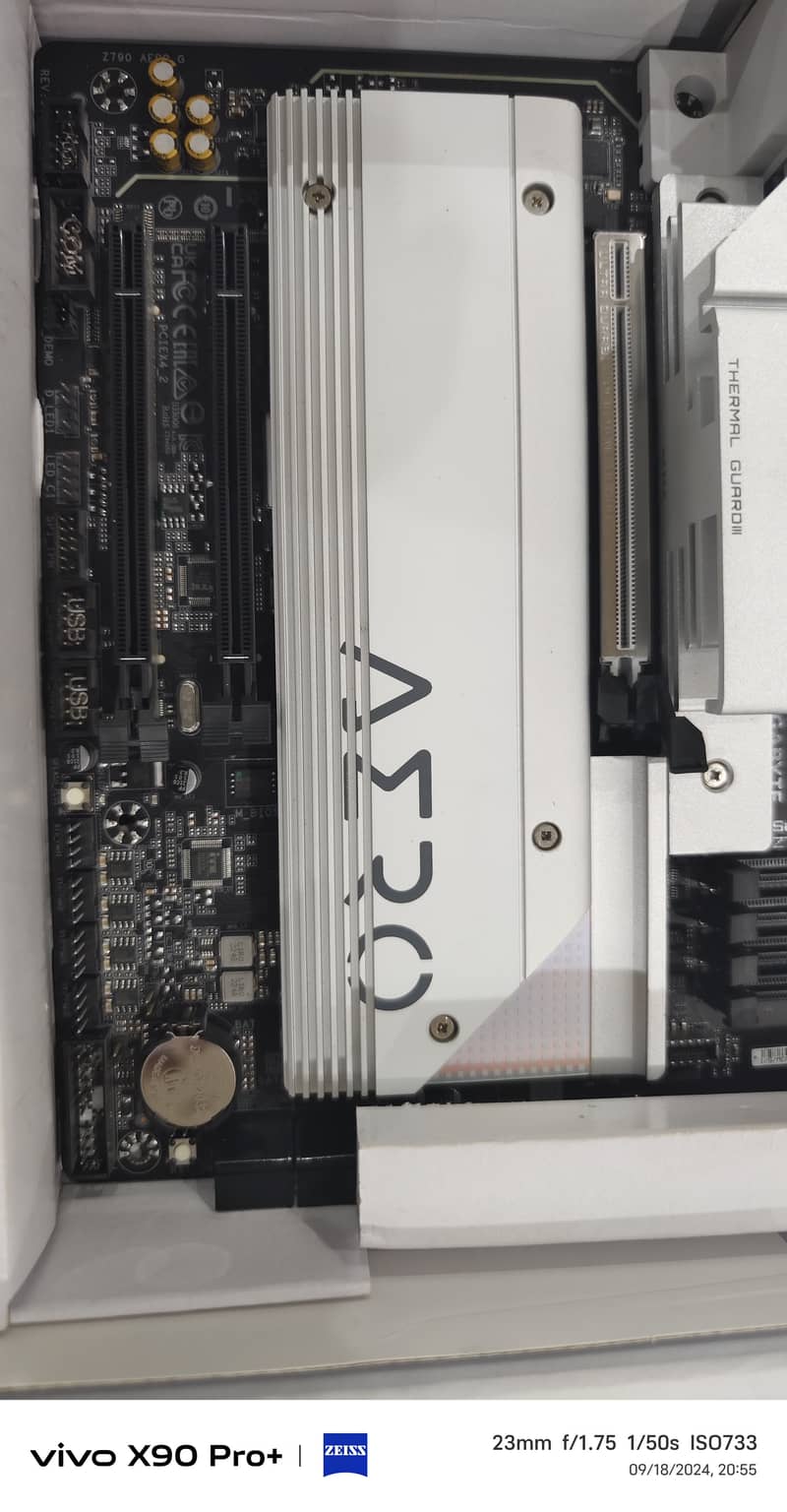 Gigabyte AERO G Z790 motherboard 4