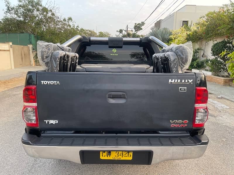 Toyota Hilux 2013 Vigo Champ 100% Bumper to Bumper Original Like New 2