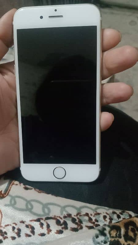 selling iphone 6s pure and genuine condition 3