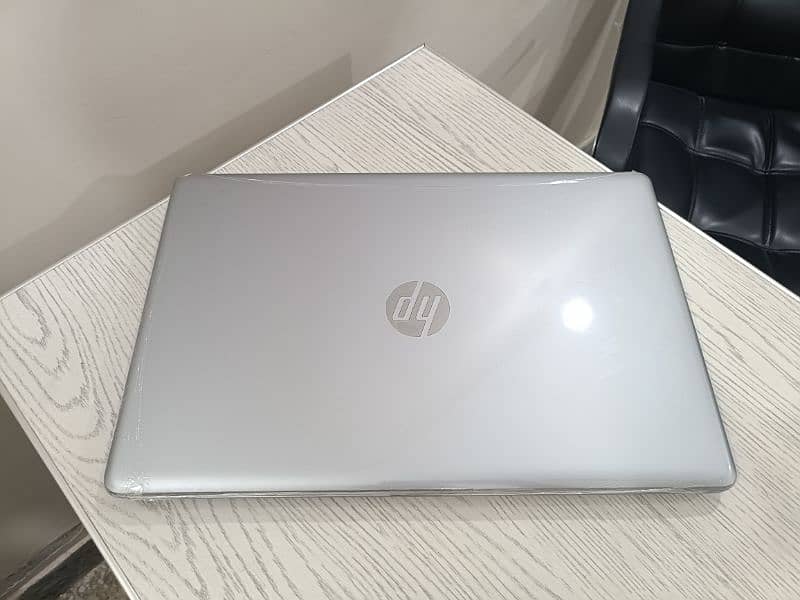 Hp 440 g7 core i5 10th gen quadcore 17.3 inch ips 1080p 2gb Amd Radeon 0