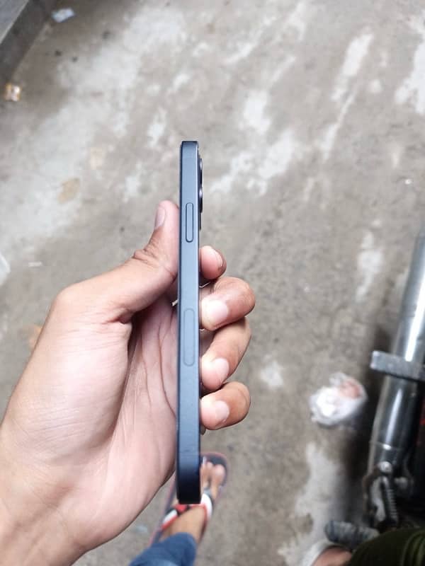 iphone 12 64GB jv condition 10/10 4