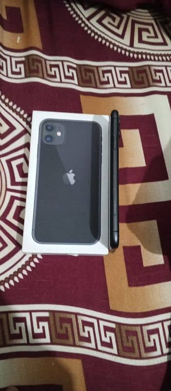 I phone 11 battery 91 storage 64 GB 4 month Sim working with box 3