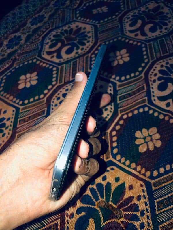 infinix note 12 with box and orignal charger 4