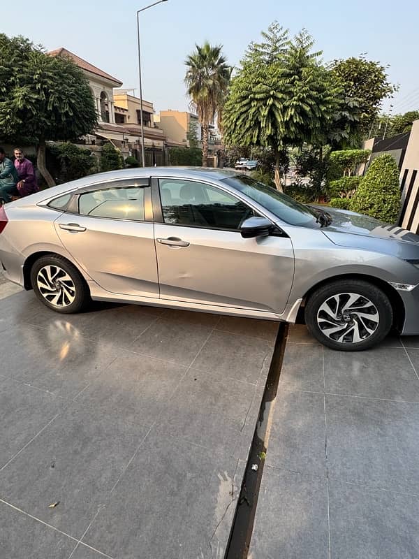 Honda Civic Standard 2017 4