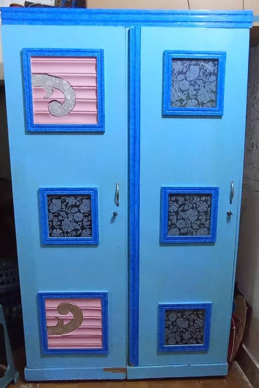 4 doors cupboard 2