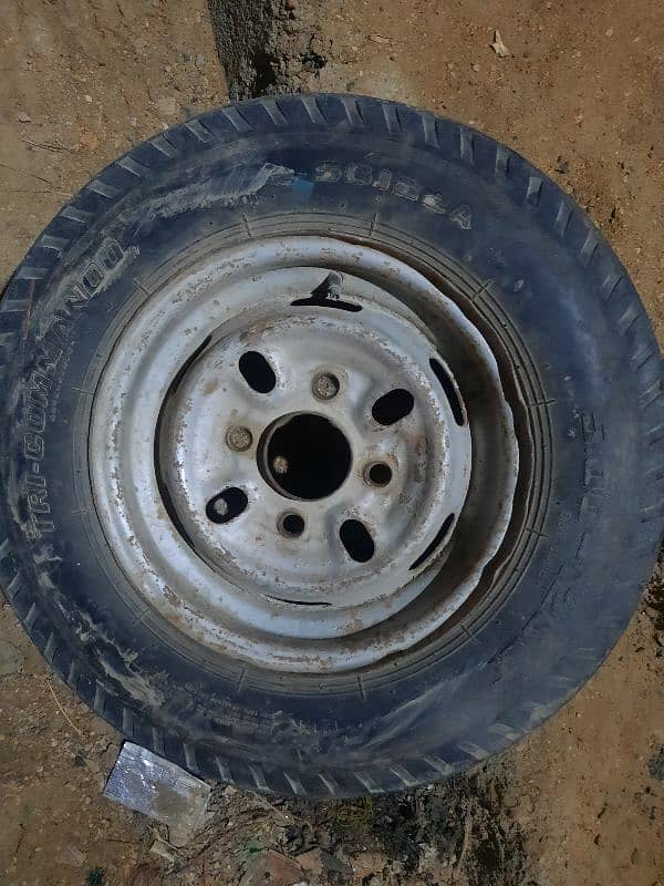 Suzuki and hiroof tyre good condition 0