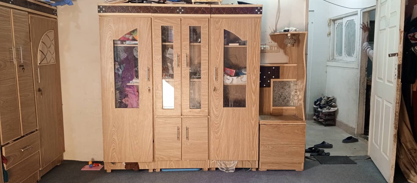 Double bed, dressing table, divider, king size Wardrobe 1