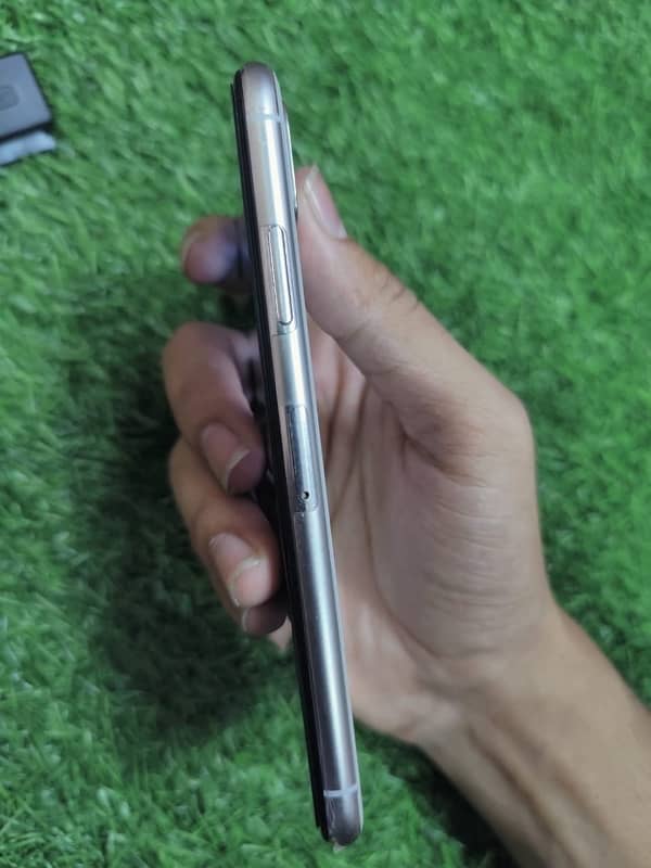 iphone x 256gb pta approved white colour 0