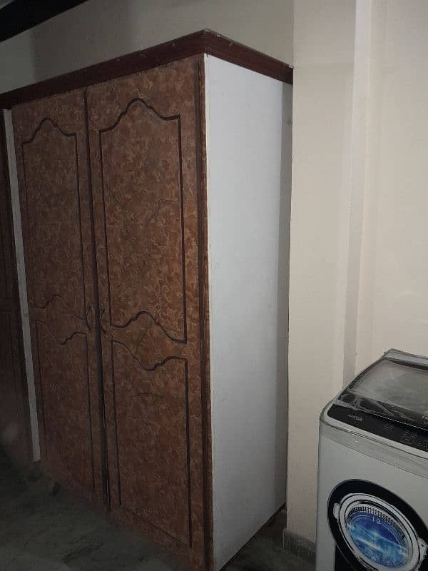 Almari in Good Condition | cupboard | wardrobe 2