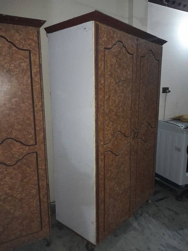 Almari in Good Condition | cupboard | wardrobe 4