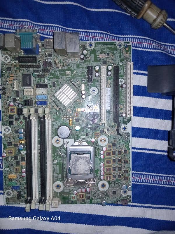 motherboard Hewlett Packard 3397 with i3 3rd gen and 2gb ram 0