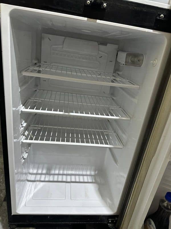 PEL medium size fridge 4