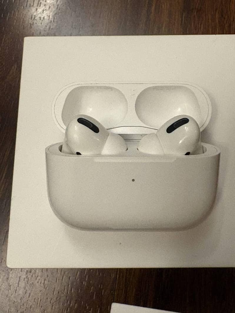 Original Apple Airpods Pro 4