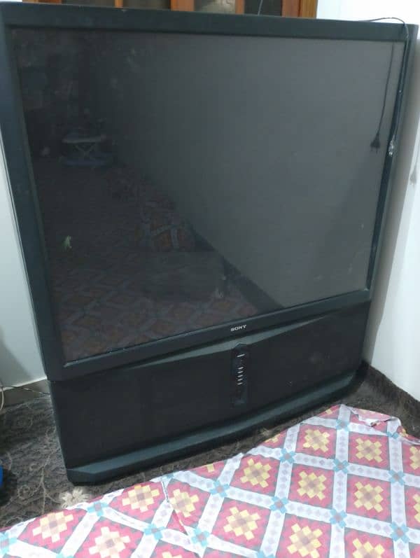 Sony projection TV 61" 2