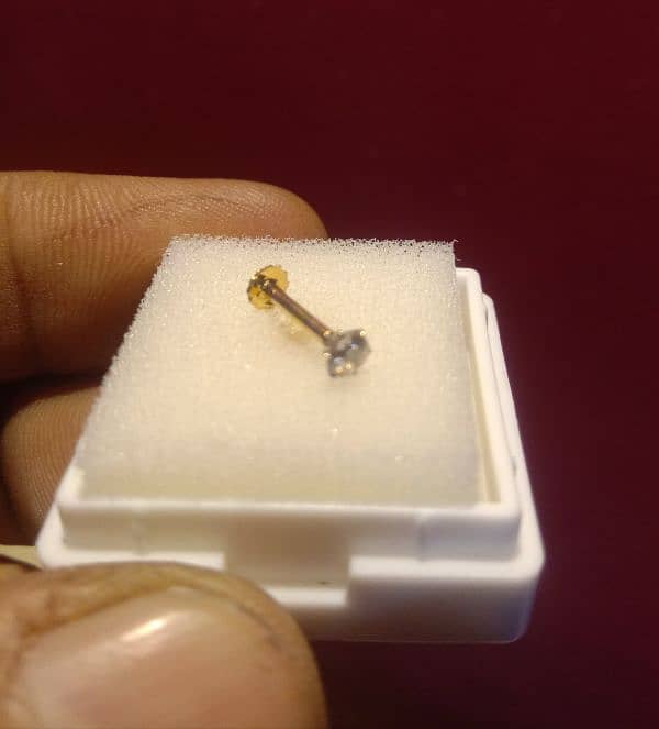 100% Natural Very goOd Quality DiamOnd 18K gOld nOse Pin With Certif. . 3