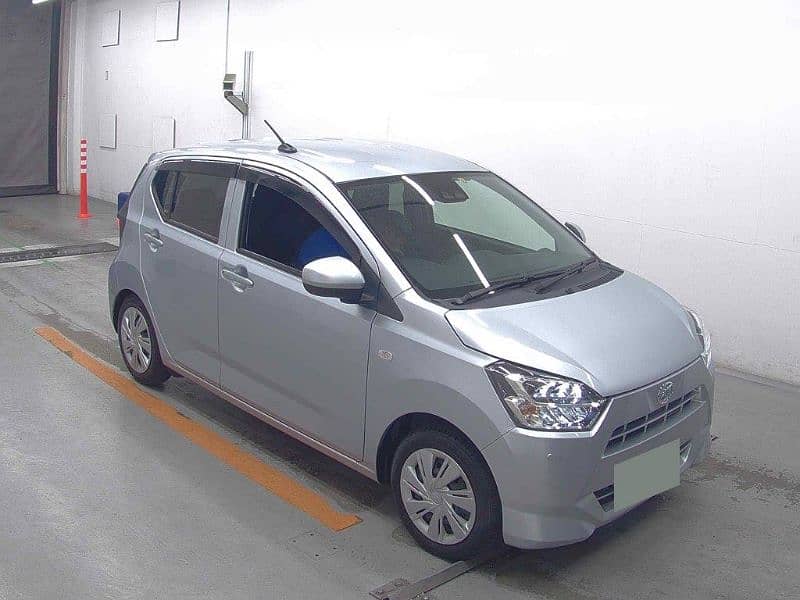 Daihatsu Mira 2021 10