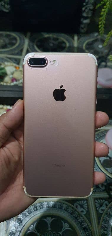 iphone 7plus 128gb PTA approved. 3