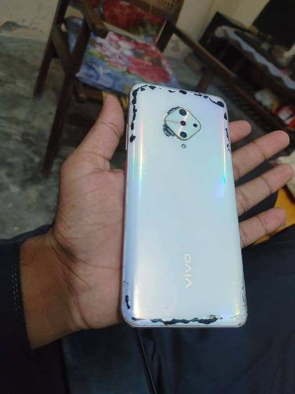 vivo y51 4ram 128gb. 1