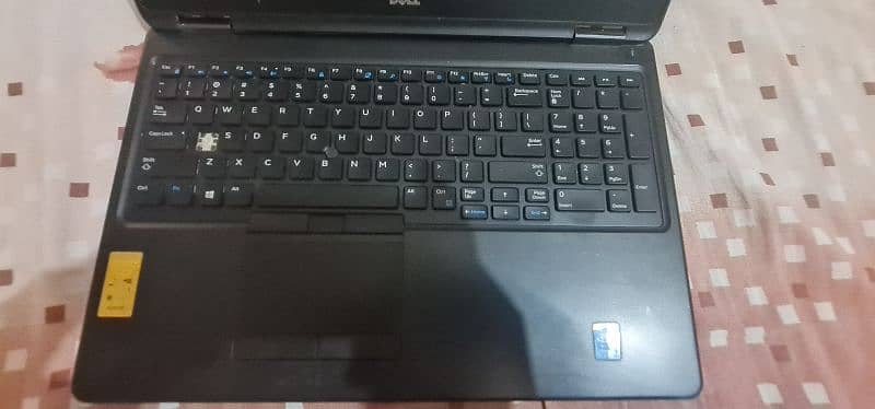 dell latitude 5550 1