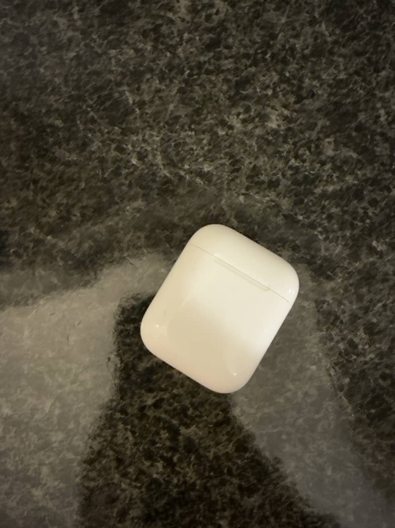 Apple Airpods (1st Generation) for sale!! 0