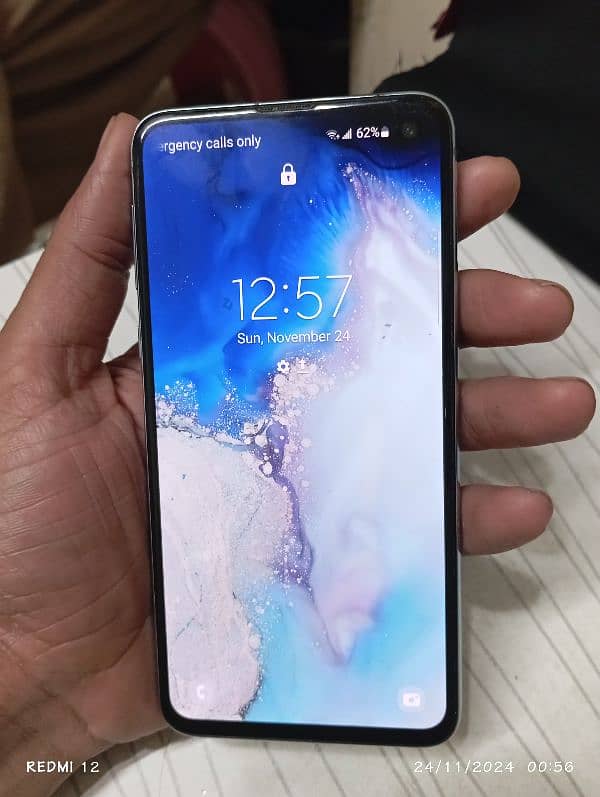 Samsung galaxy s10e 3