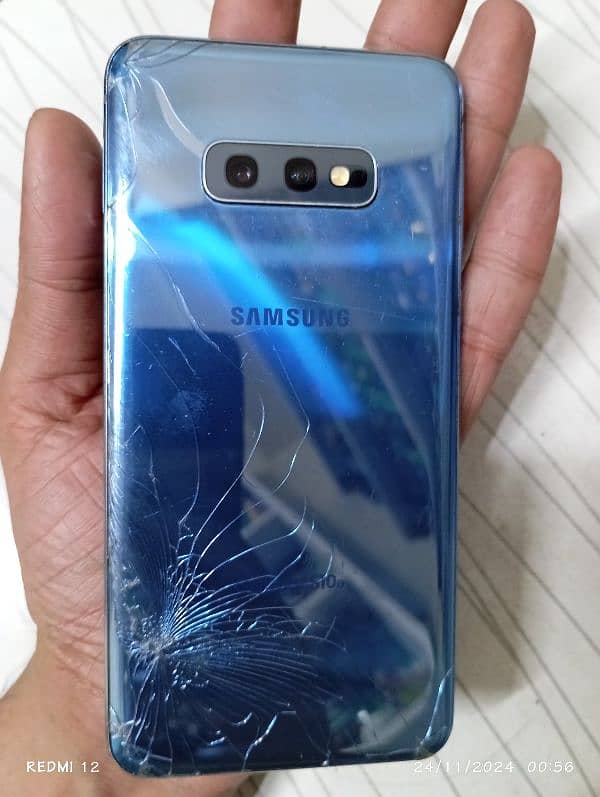 Samsung galaxy s10e 4