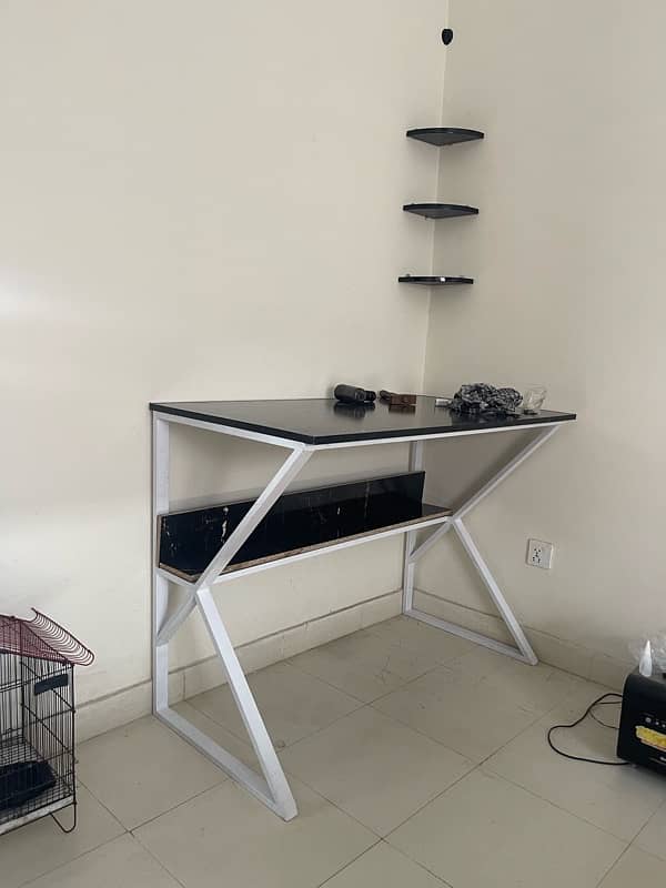 Gaming Computer Table forsale 0