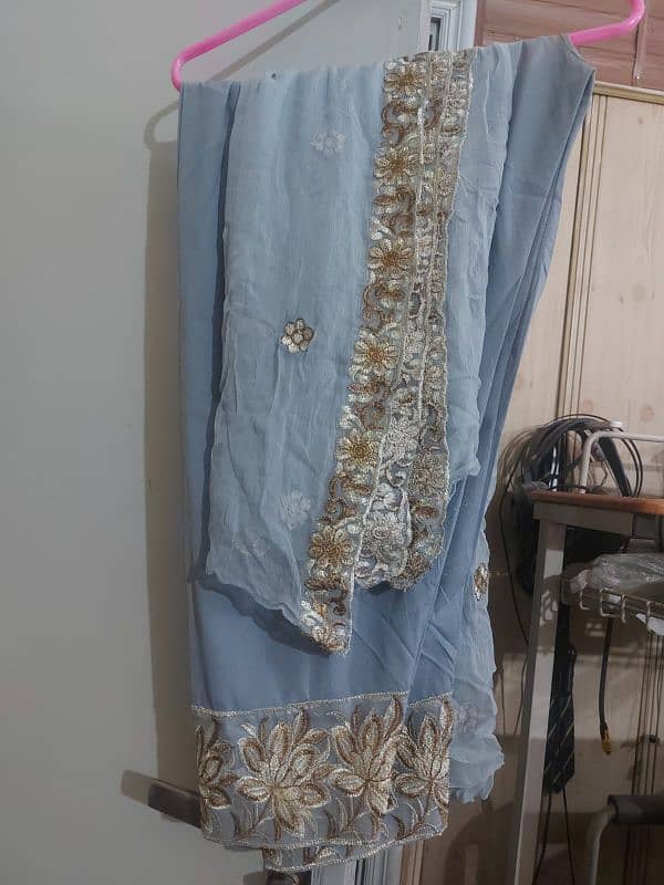 Wedding dress for women in good condition 3